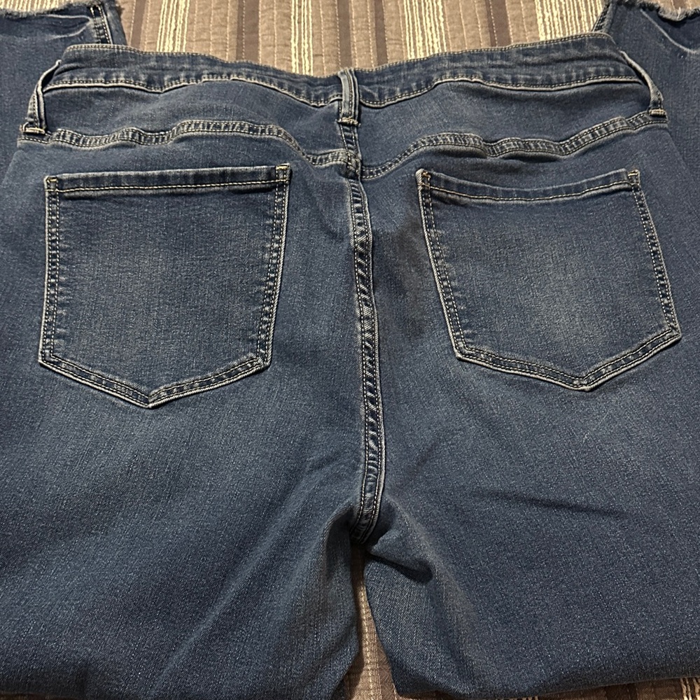 Old Navy Distressed Blue Skinny Jeans - Picture 6 of 7